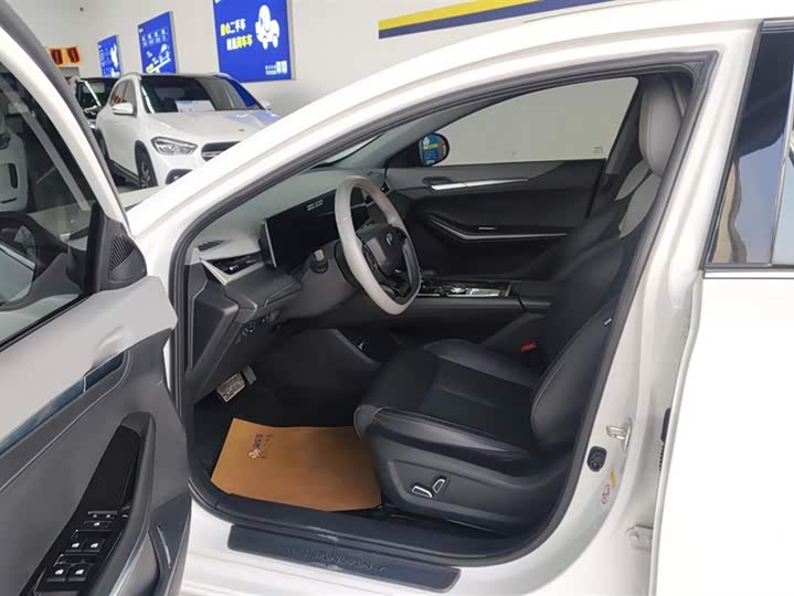 Фото 9 - Changan Raeton Plus