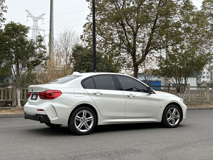 Фото 9 - BMW 1 Series