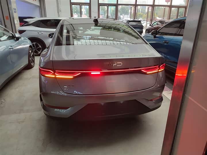 Фото 6 - BYD Qin Plus