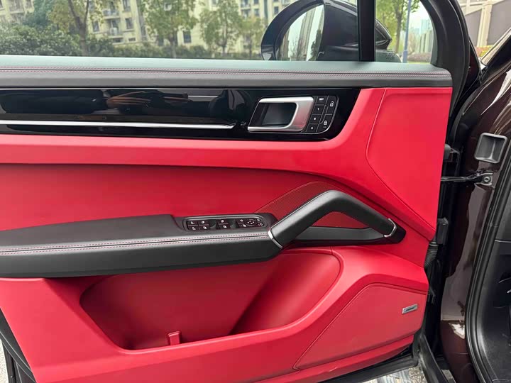 Фото 4 - Porsche Cayenne