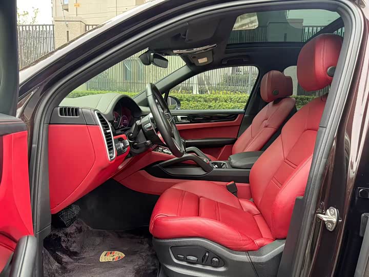 Фото 7 - Porsche Cayenne