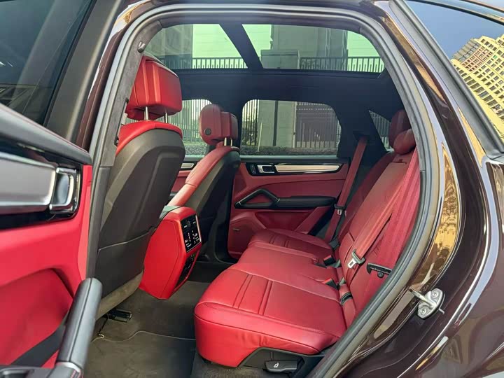 Фото 9 - Porsche Cayenne