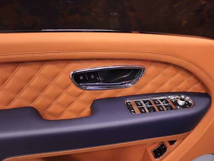 Фото 8 - Bentley Bentayga