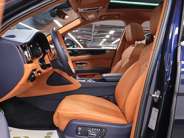 Фото 9 - Bentley Bentayga