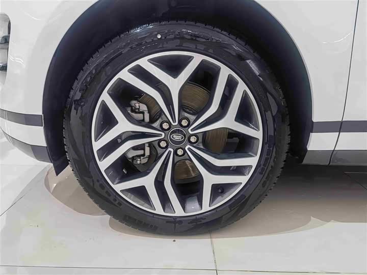 Фото 4 - Land Rover Range Rover Evoque L