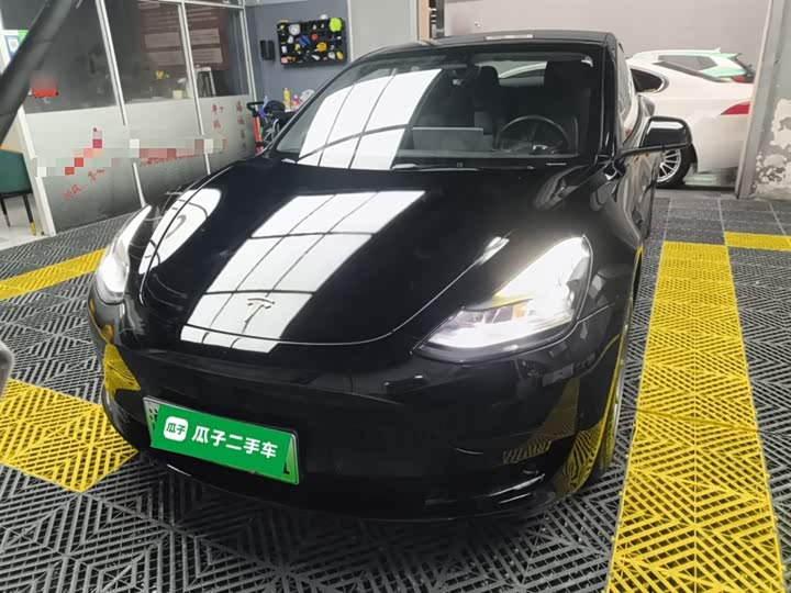 Фото 3 - Tesla Model 3