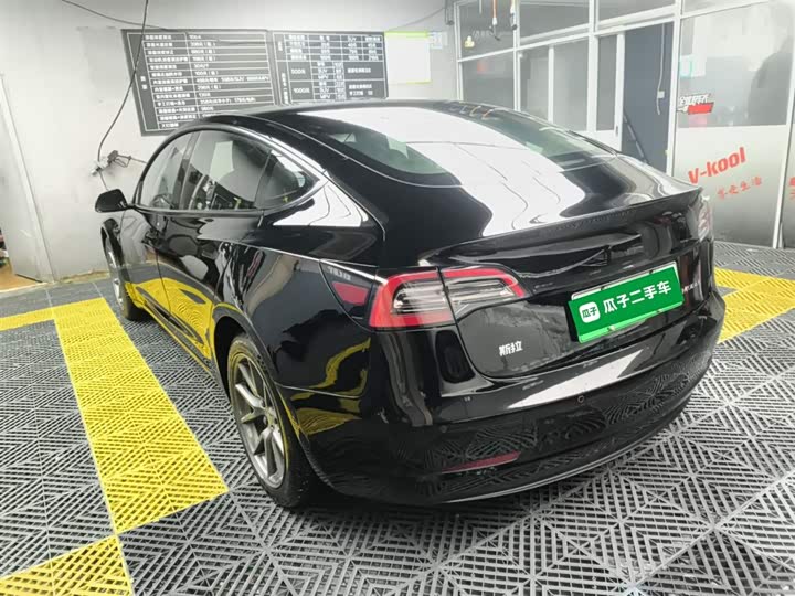 Фото 5 - Tesla Model 3