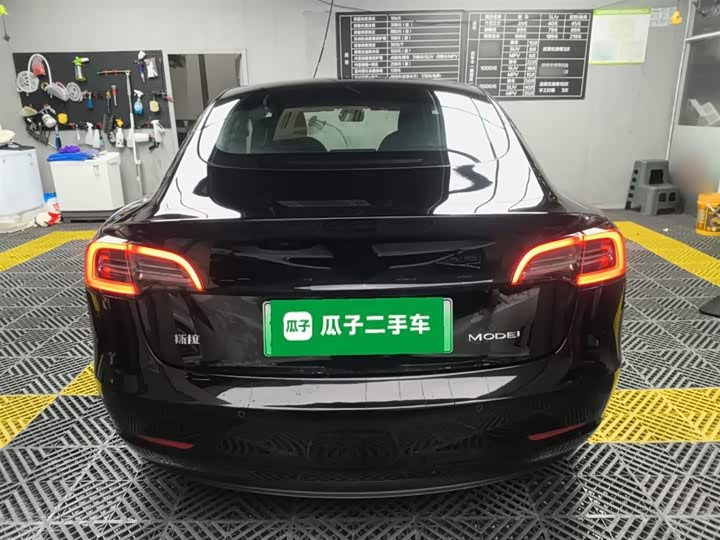 Фото 6 - Tesla Model 3