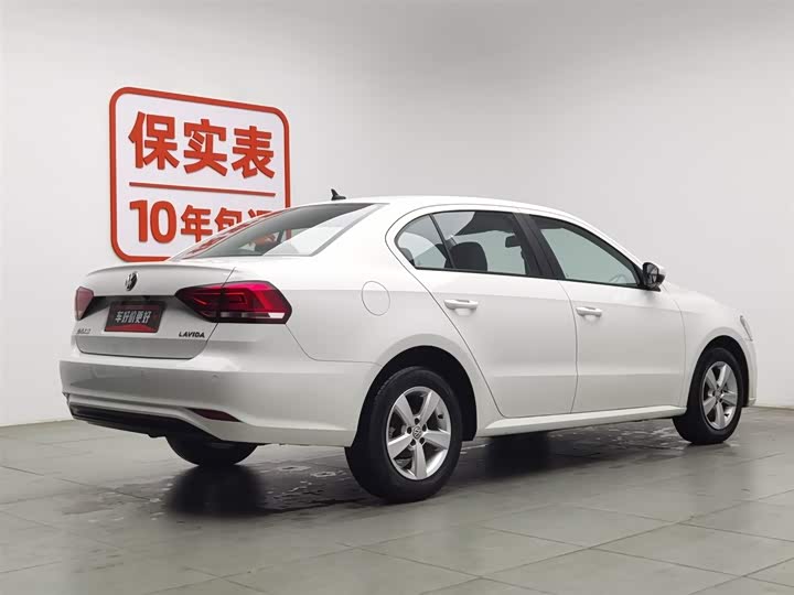 Фото 2 - Volkswagen Lavida