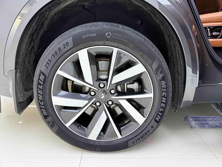 Фото 9 - LiXiang L8