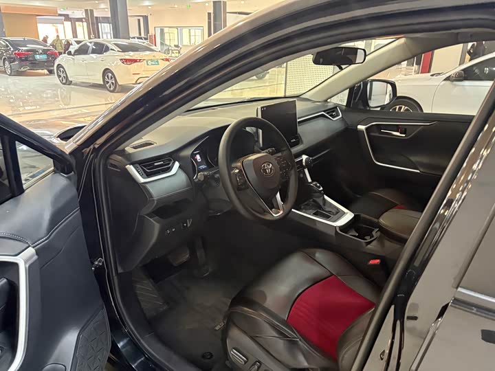 Фото 7 - Toyota Wildlander