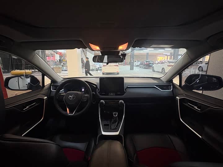 Фото 8 - Toyota Wildlander