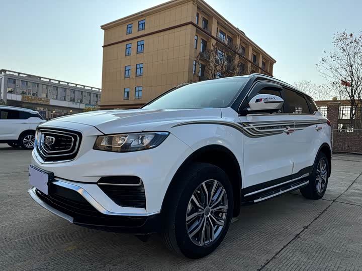 Фото 1 - Geely Atlas