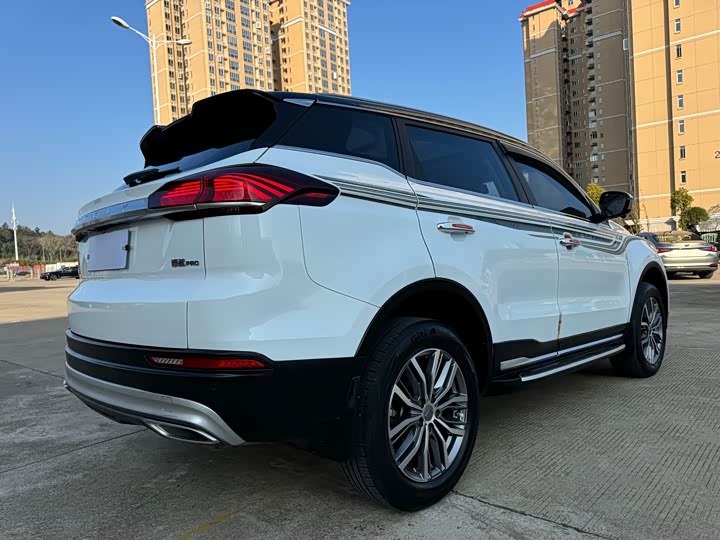 Фото 5 - Geely Atlas