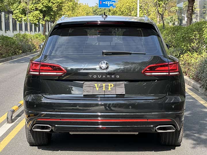 Фото 8 - Volkswagen Touareg