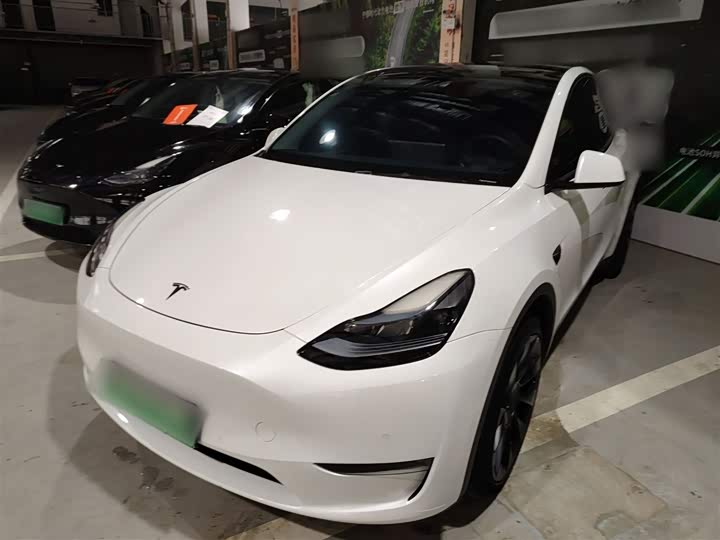 Фото 1 - Tesla Model Y