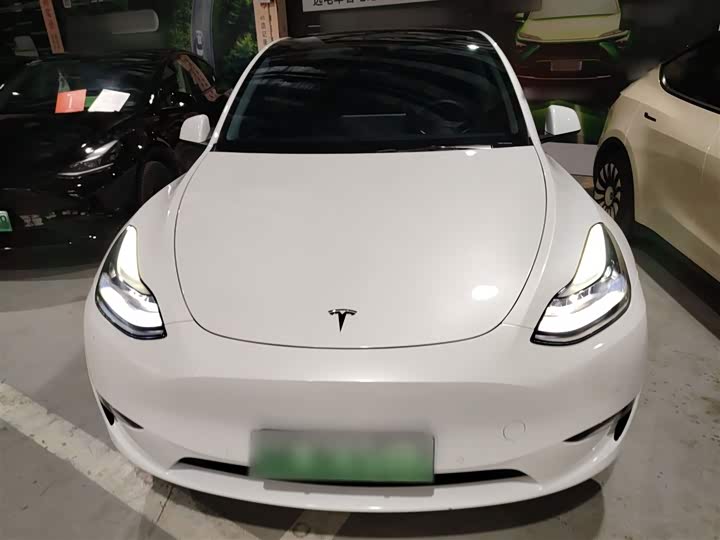 Фото 3 - Tesla Model Y