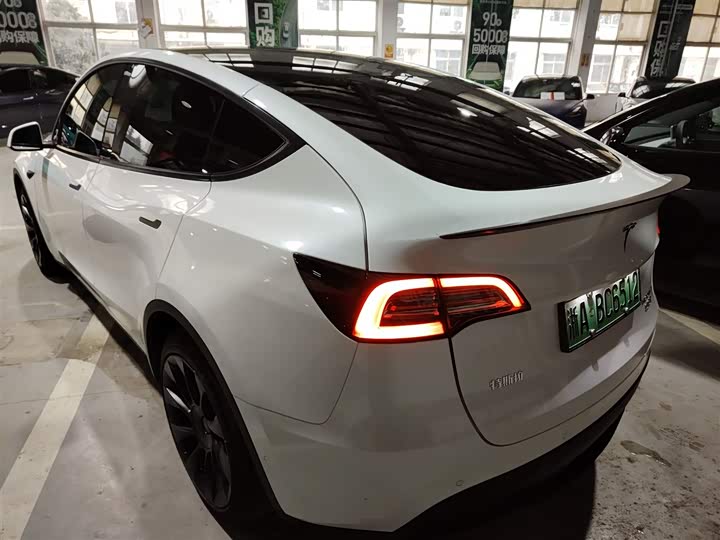 Фото 5 - Tesla Model Y