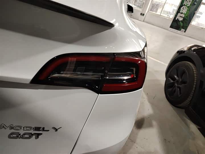Фото 8 - Tesla Model Y
