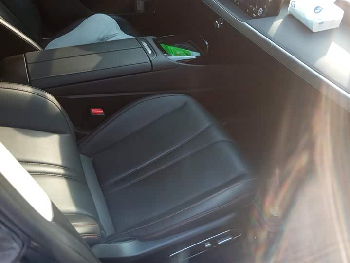 Фото 8 - XPeng P7