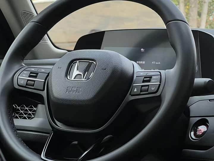 Фото 4 - Honda Accord