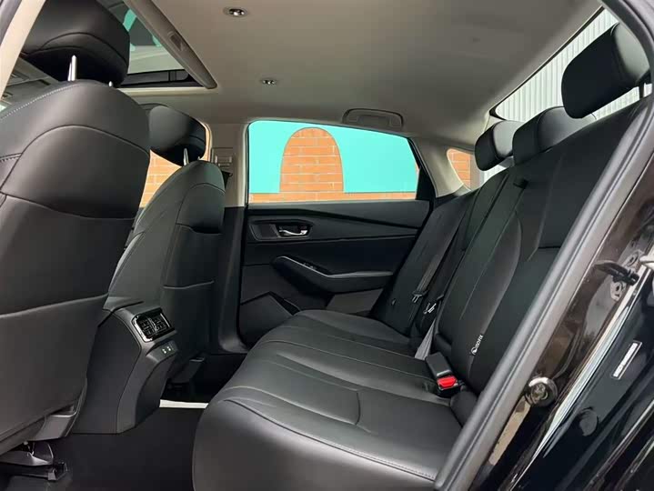 Фото 8 - Honda Accord