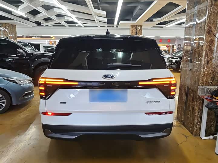Фото 6 - Ford Edge