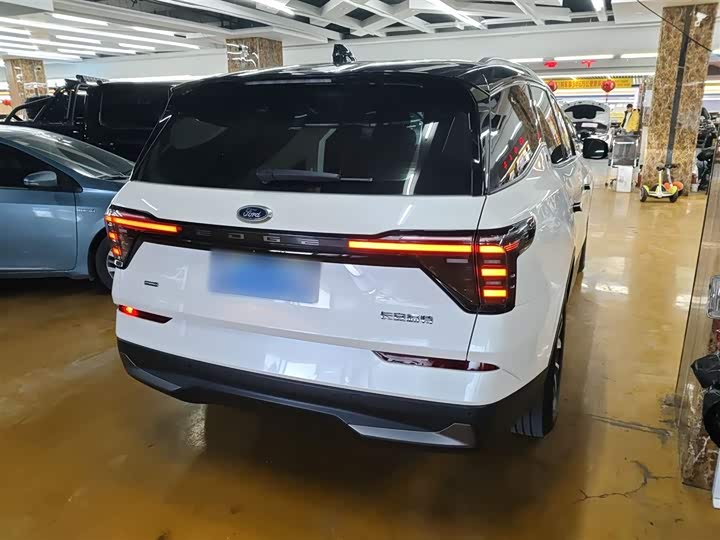 Фото 7 - Ford Edge