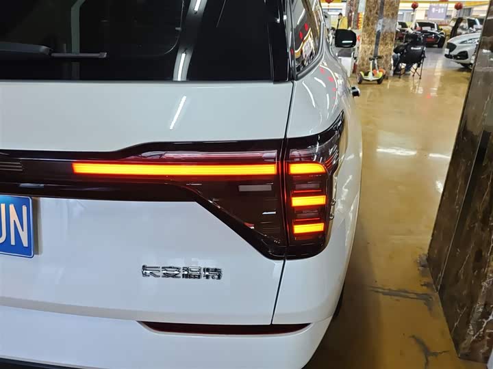 Фото 8 - Ford Edge