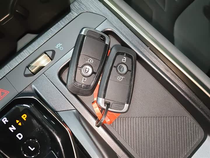 Фото 9 - Ford Edge