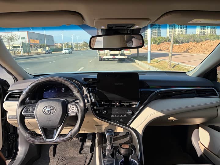 Фото 5 - Toyota Camry