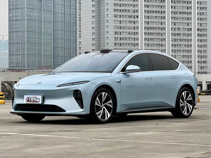 Фото 1 - Nio ET5
