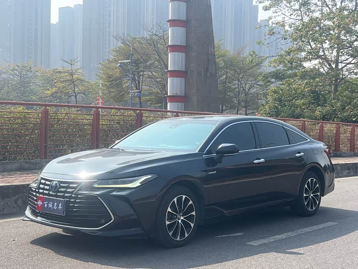 Фото 1 - Toyota Avalon