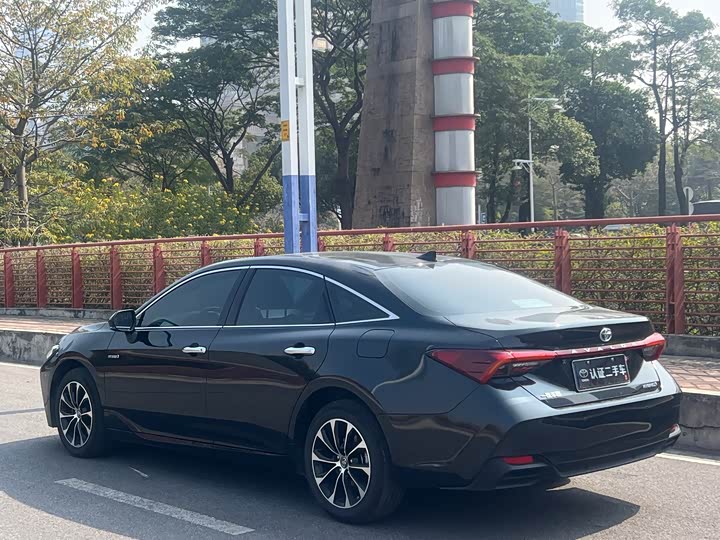 Фото 5 - Toyota Avalon