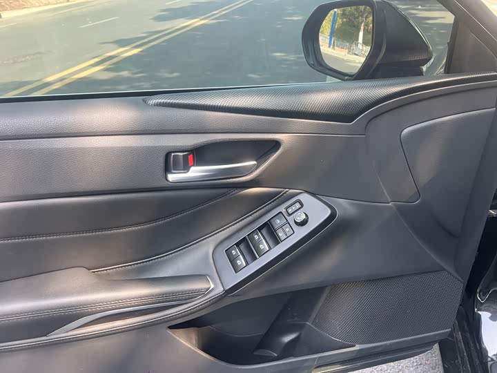 Фото 9 - Toyota Avalon