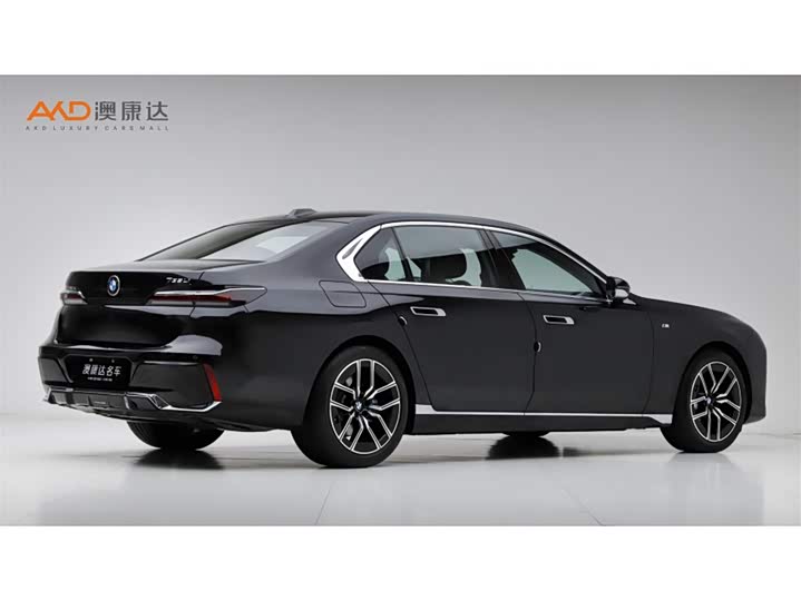 Фото 3 - BMW 7 Series