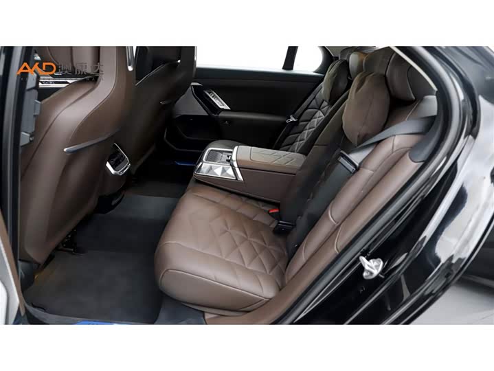 Фото 7 - BMW 7 Series