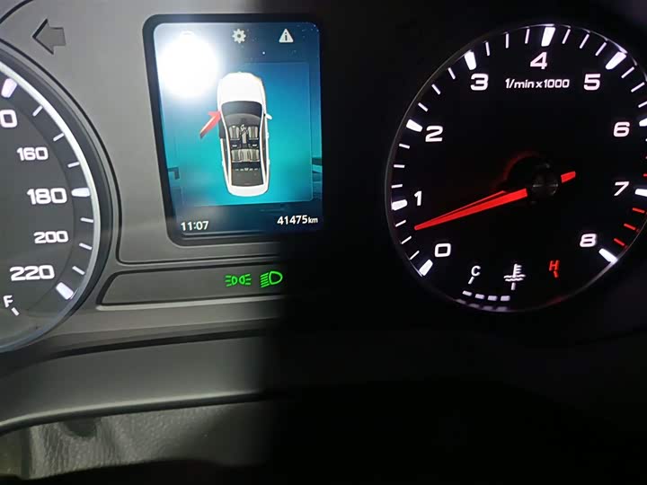 Фото 5 - Roewe i5