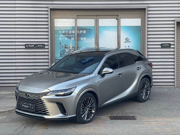 Фото 1 - Lexus RX