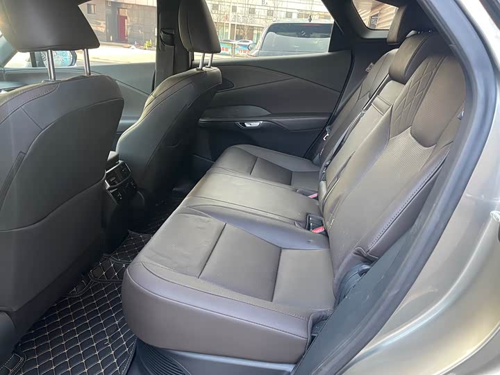 Фото 7 - Lexus RX