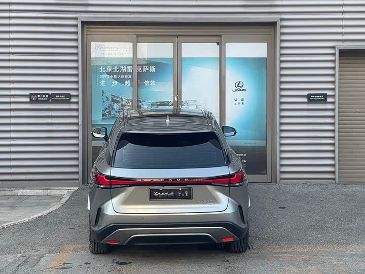 Фото 9 - Lexus RX