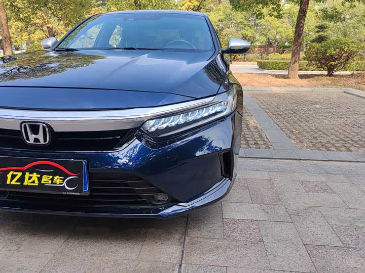 Фото 5 - Honda Inspire