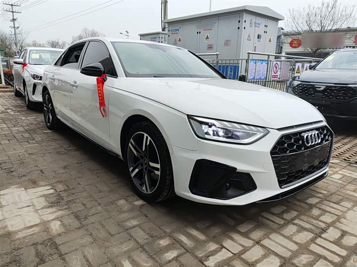 Фото 4 - Audi A4L