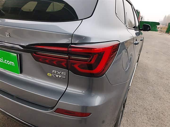 Фото 8 - Roewe RX5 Hybrid