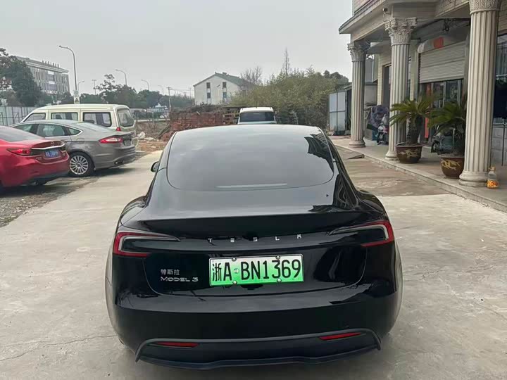 Фото 5 - Tesla Model 3