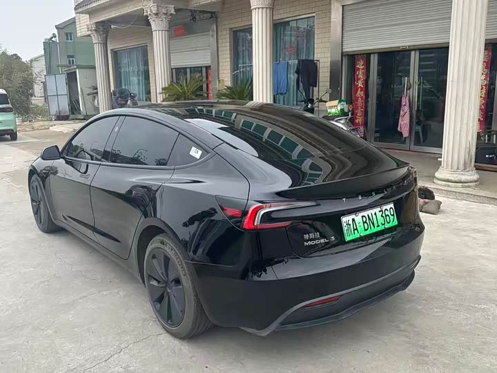 Фото 6 - Tesla Model 3