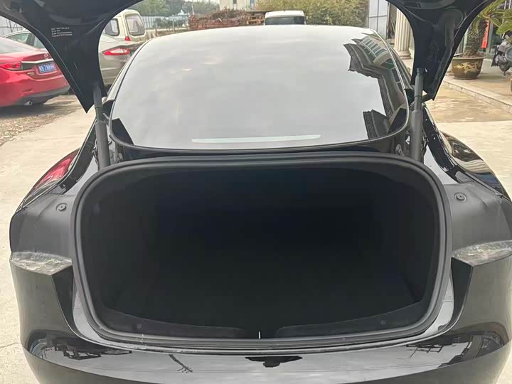 Фото 7 - Tesla Model 3
