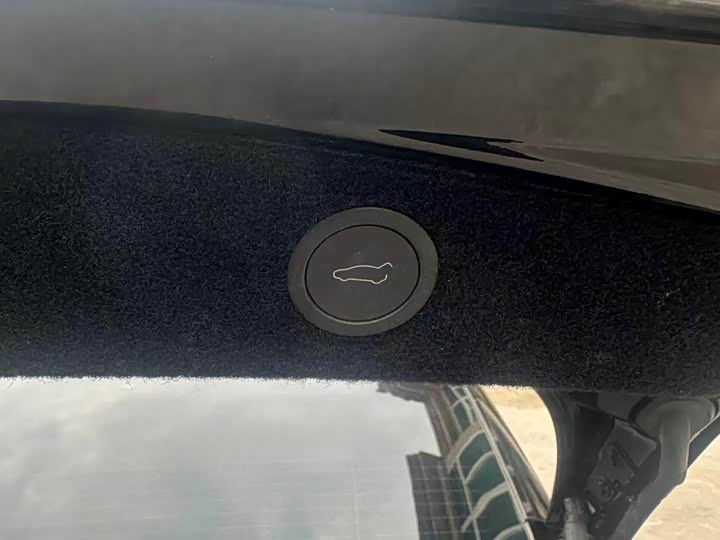 Фото 8 - Tesla Model 3