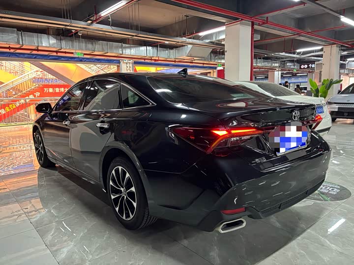 Фото 2 - Toyota Avalon