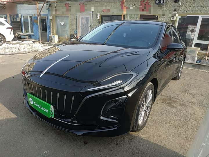 Фото 2 - Hongqi E-QM5